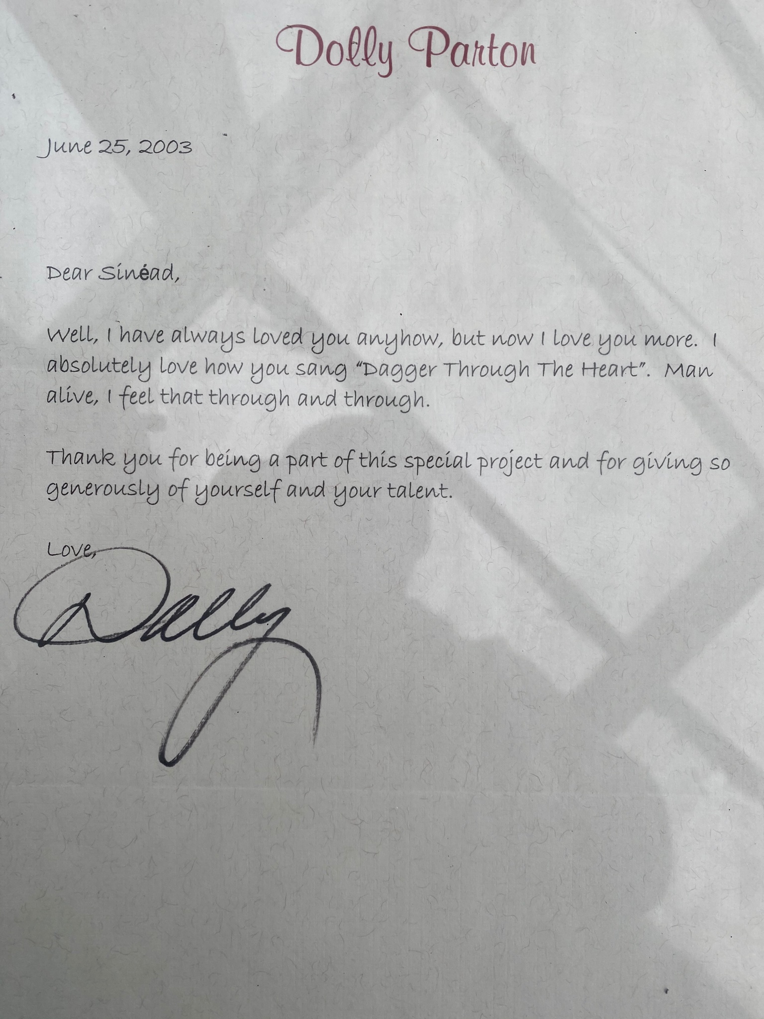 Copy of Dolly Parton's letter to Sinéad, praising Sinéad's cover of 'Dagger Through the Heart.'